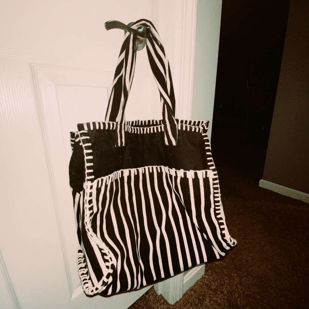 Large and roomy Free People tote 💋❤️‍🔥